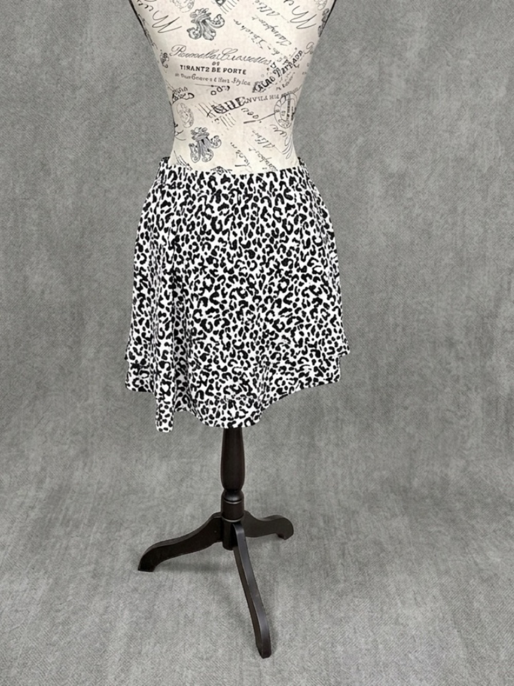 Banana Republic Leopard Print Tiered Mini Skirt Elastic Waist Size S Animal Prin